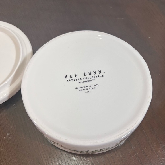 RAE DUNN COLLECTIBLE CERAMICS Trinket Tray “Best Nana” embossed! Great gift NWOT - Picture 6 of 7